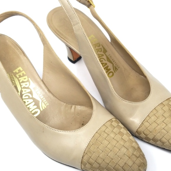 SALVATORE FERRAGAMO TAN SLING BACK - Picture 4 of 9